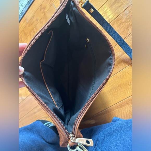 •5 for 20• Brown Amazon Faux Leather Crossbody Bag NWOT - Picture 2 of 3